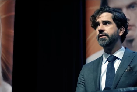 Сцена из сериала «Поколение Ви»